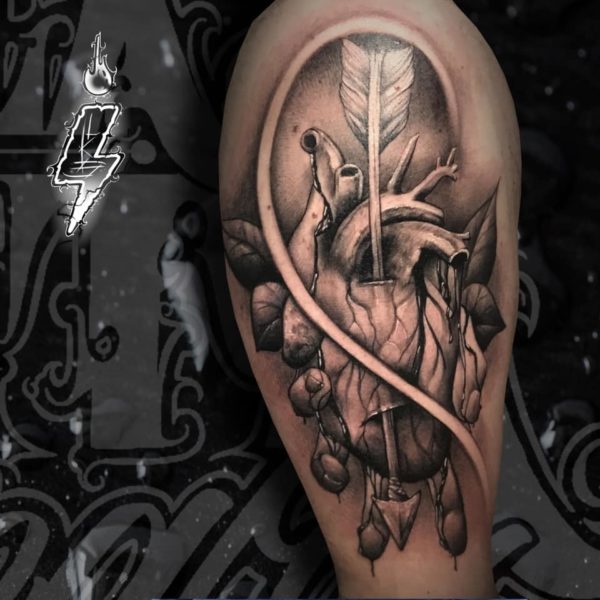 mano-corazon-lucas
