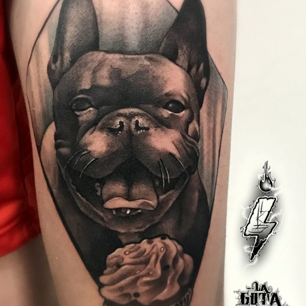 tatuaje de perro con pastel